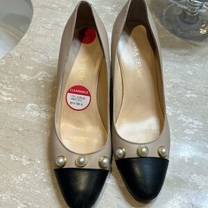 Ivanka Trump cream black tip pumps with pearl detail in 6.5